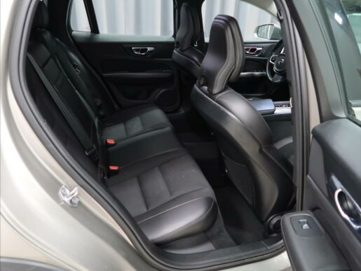 Volvo V60 2,0 D4 AWD AUT CROSS COUNTRY