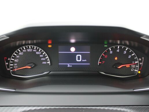 Peugeot 208 STYLE PureTech 100 MAN6