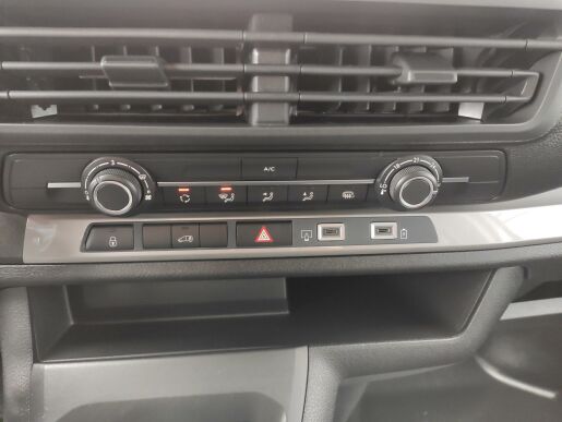 Peugeot Expert L3 2.0 HDI 145k MAN6 3 MÍSTA
