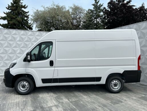 Peugeot Boxer Furgon 3300 L2H2 BlueHDi 140k