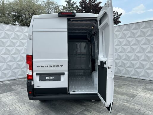 Peugeot Boxer Furgon 3300 L2H2 BlueHDi 140k