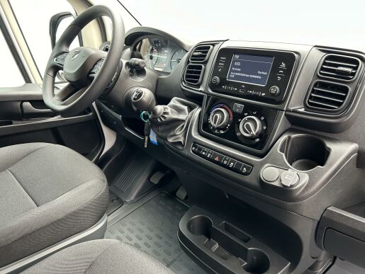 Peugeot Boxer Furgon 3300 L2H2 BlueHDi 140k