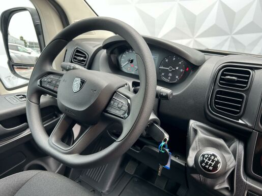 Peugeot Boxer Furgon 3300 L2H2 BlueHDi 140k