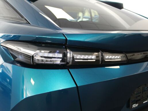 Peugeot 408 ALLURE Plug-in HYBRID 225 EAT