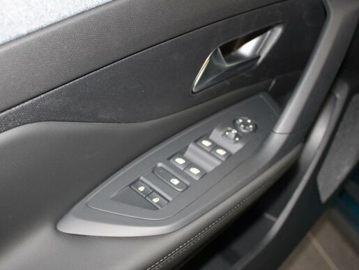 Peugeot 408 ALLURE Plug-in HYBRID 225 EAT