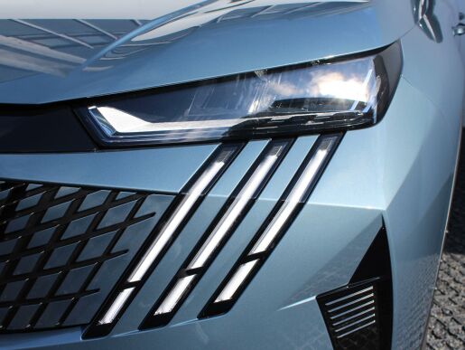 Peugeot 5008 ALLURE Hybrid 136 e-DCS6