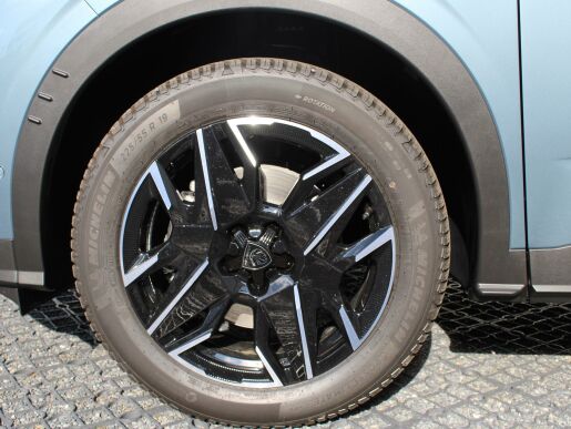 Peugeot 5008 ALLURE Hybrid 136 e-DCS6
