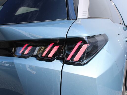 Peugeot 5008 ALLURE Hybrid 136 e-DCS6