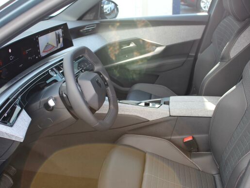 Peugeot 5008 ALLURE Hybrid 136 e-DCS6