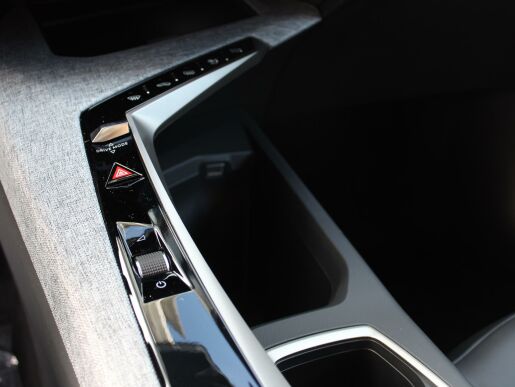 Peugeot 5008 ALLURE Hybrid 136 e-DCS6