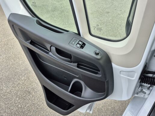 Peugeot Boxer 3300 L2H2 BlueHDi 120k S&S MAN