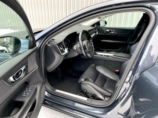 Volvo S60 T5 FWD // INSCRIPTION