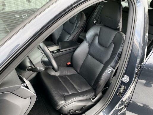 Volvo S60 T5 FWD // INSCRIPTION