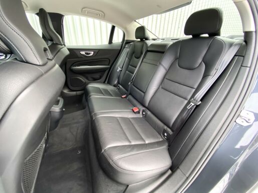Volvo S60 T5 FWD // INSCRIPTION