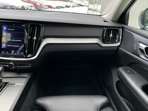 Volvo S60 T5 FWD // INSCRIPTION