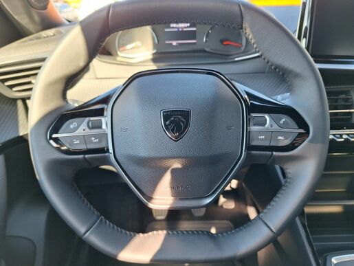 Peugeot 2008 STYLE PureTech 100 M6