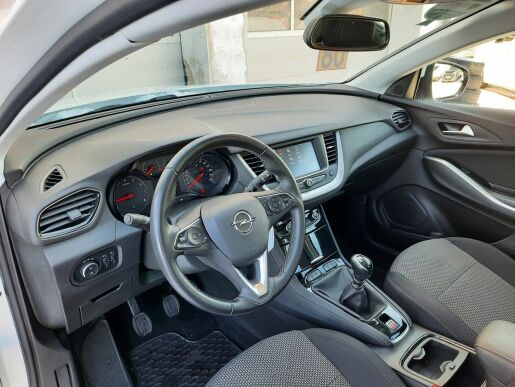 Opel Grandland X 1,5 EcoTecD 130k M6