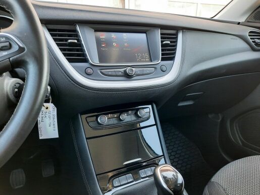 Opel Grandland X 1,5 EcoTecD 130k M6