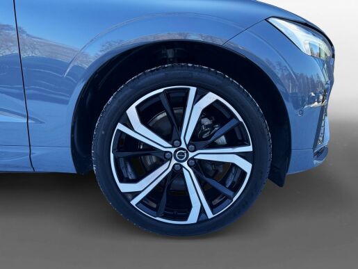 Volvo XC60 B5 AWD ULTIMATE DARK B&W +KOLA