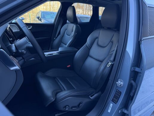 Volvo XC60 B5 AWD ULTIMATE DARK B&W +KOLA