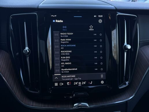 Volvo XC60 B5 AWD ULTIMATE DARK B&W +KOLA