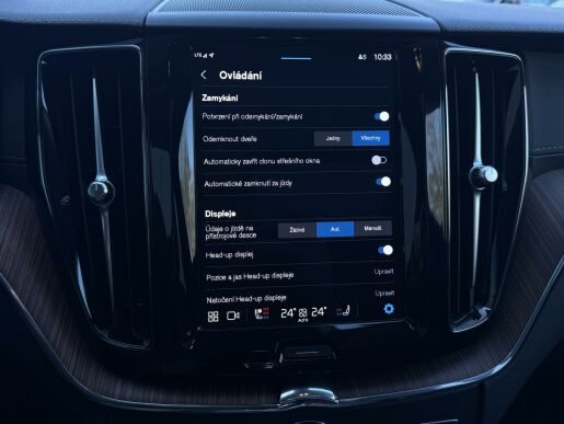 Volvo XC60 B5 AWD ULTIMATE DARK B&W +KOLA