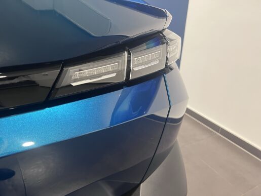 Peugeot 408 ALLURE Hybrid 136 e-DCS6