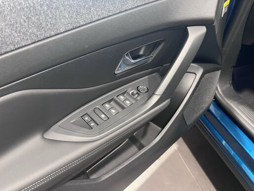 Peugeot 408 ALLURE Hybrid 136 e-DCS6