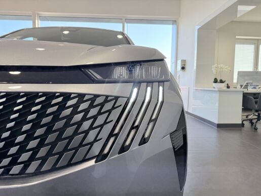 Peugeot 3008 ALLURE Hybrid 145k, Automat