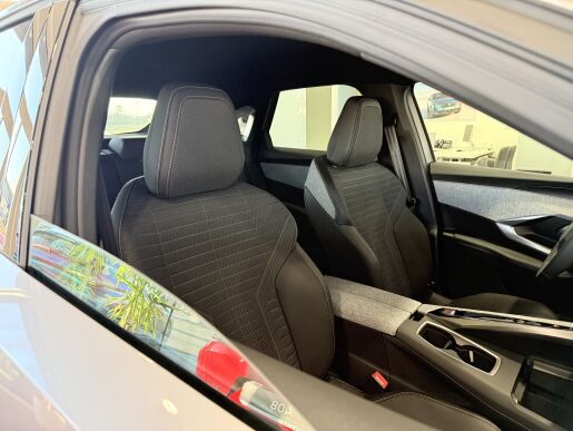 Peugeot 3008 ALLURE Hybrid 145k, Automat