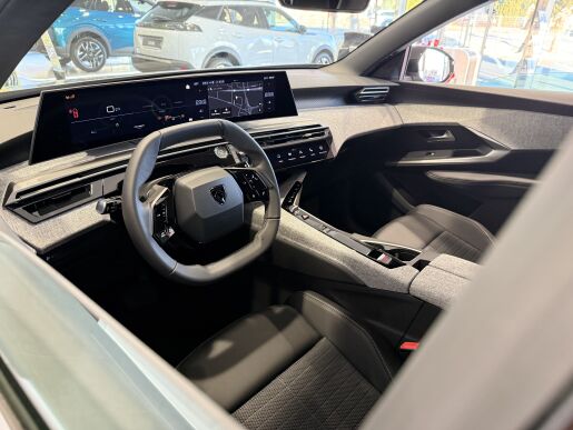 Peugeot 3008 ALLURE Hybrid 145k, Automat
