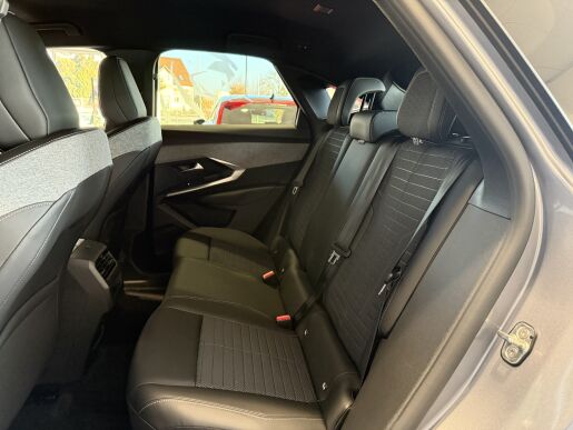 Peugeot 3008 ALLURE Hybrid 145k, Automat