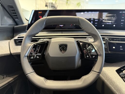 Peugeot 3008 ALLURE Hybrid 145k, Automat