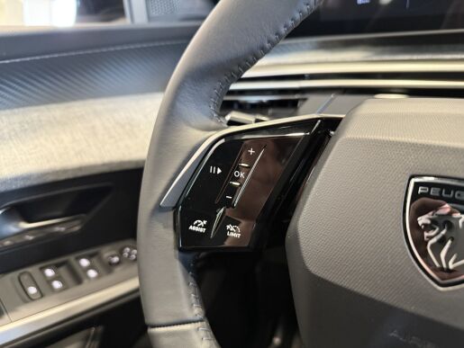Peugeot 3008 ALLURE Hybrid 145k, Automat