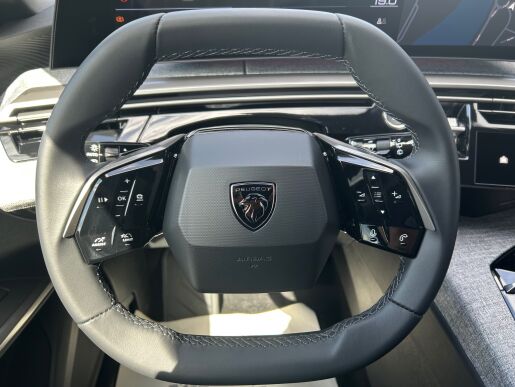 Peugeot 5008 ALLURE Hybrid 145 e-DCS6