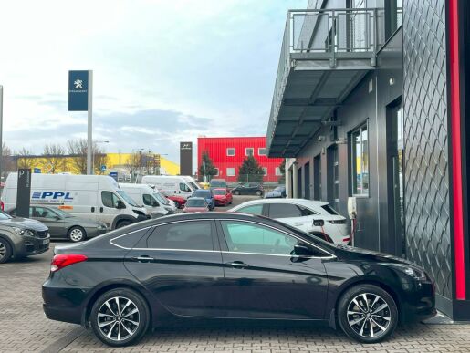 Hyundai i40 EXPERIENCE 1.7 CRDi 104 kW