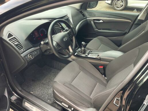 Hyundai i40 EXPERIENCE 1.7 CRDi 104 kW