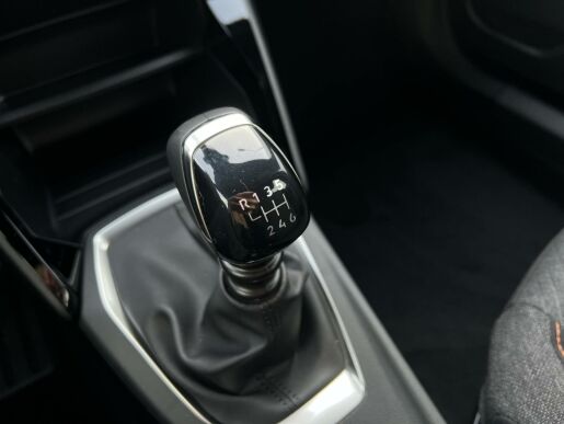 Peugeot 2008 STYLE S&S MAN6 1.2 PureTech