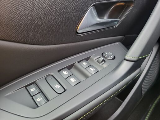 Peugeot 408 GT Hybrid 136 e-DCS6 