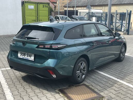 Peugeot 308 SW STYLE Hybrid 136 e-DCS6