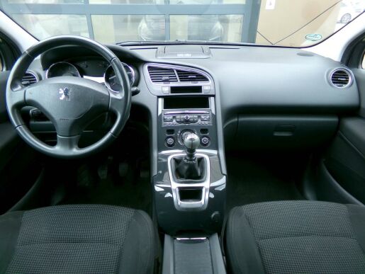 Peugeot 5008 PREMIUM 1.6 HDi 82kW