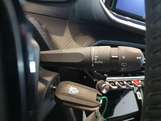 Peugeot 2008 Allure PureTech 100 S&amp;S MA