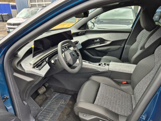 Peugeot 5008 ALLURE Hybrid 136 e-DCS6