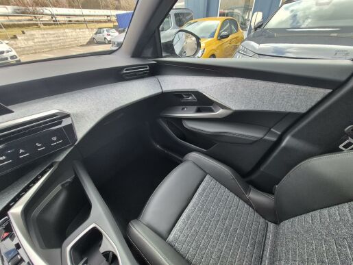 Peugeot 5008 ALLURE Hybrid 136 e-DCS6