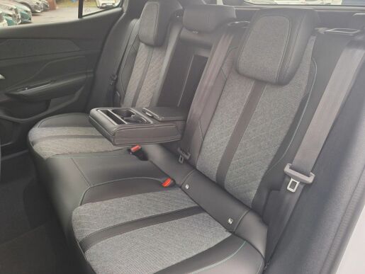 Peugeot 408 ALLURE Hybrid 136 e-DCS6