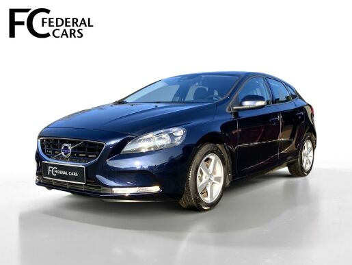Volvo V40 D2 FWD + sada zimních pneu