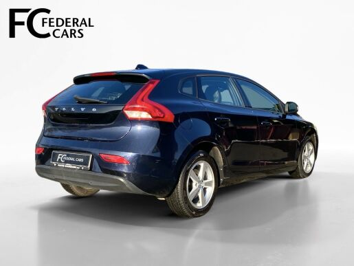 Volvo V40 D2 FWD + sada zimních pneu