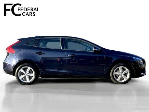 Volvo V40 D2 FWD + sada zimních pneu