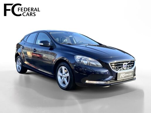 Volvo V40 D2 FWD + sada zimních pneu