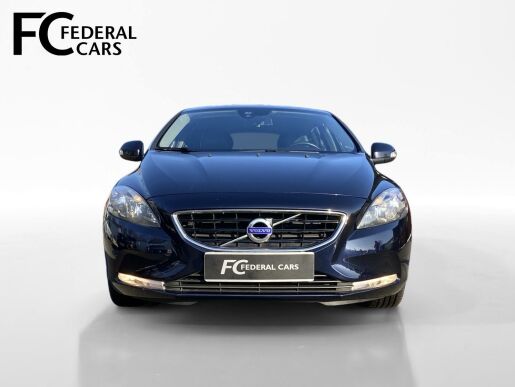 Volvo V40 D2 FWD + sada zimních pneu